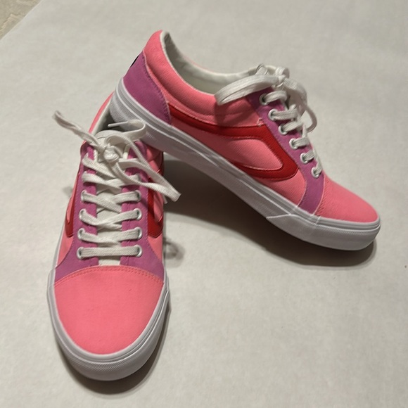 LIKE NEW TIME AND TRU WOMEN’S CANVAS LACE-UP WALKING SNEAKERS SHOES SIZE 8.5 - Picture 5 of 11